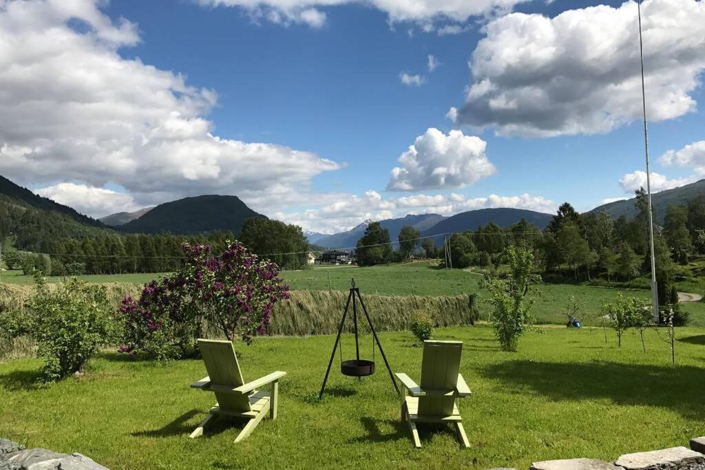 Orheimstunet - Gardsferie For Storfamilien Der Ogsa Hunden Er Velkommen Starheim Exteriör bild