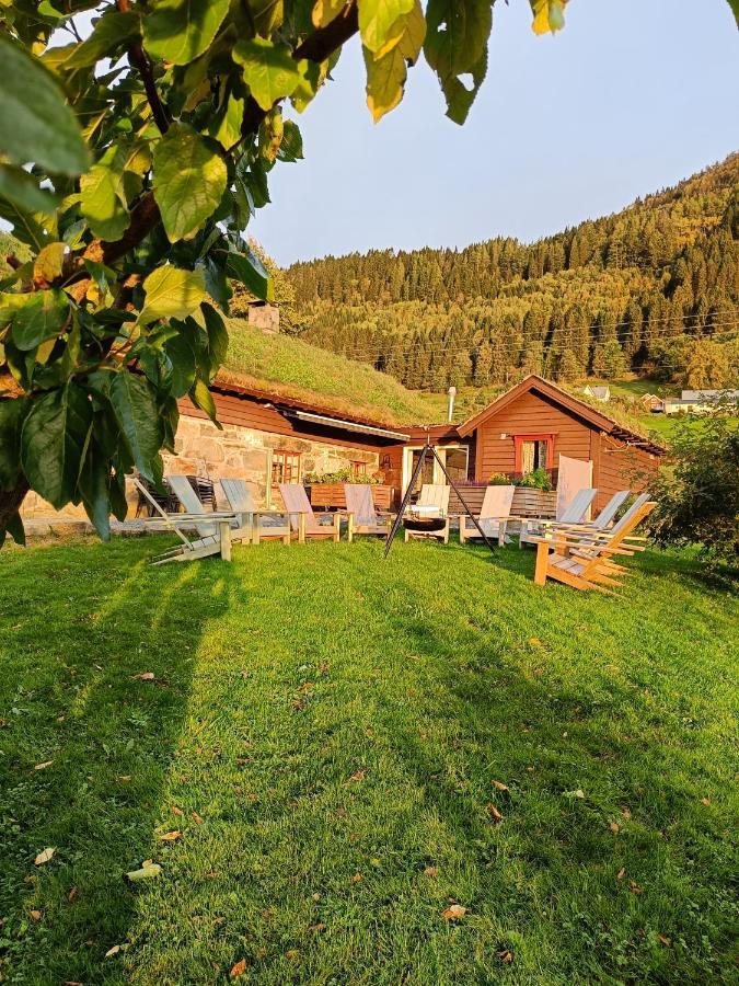 Orheimstunet - Gardsferie For Storfamilien Der Ogsa Hunden Er Velkommen Starheim Exteriör bild